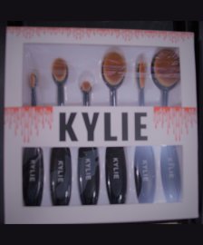 Kylie brush set