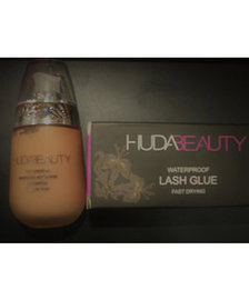 Huda Beauty lash glue